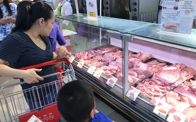 Giá bán lẻ thịt lợn cao “vô lý” trên thị trường nội địa, chuyên gia &quot;giải mã&quot; lý do và hiến kế khắc phục - Ảnh 5.