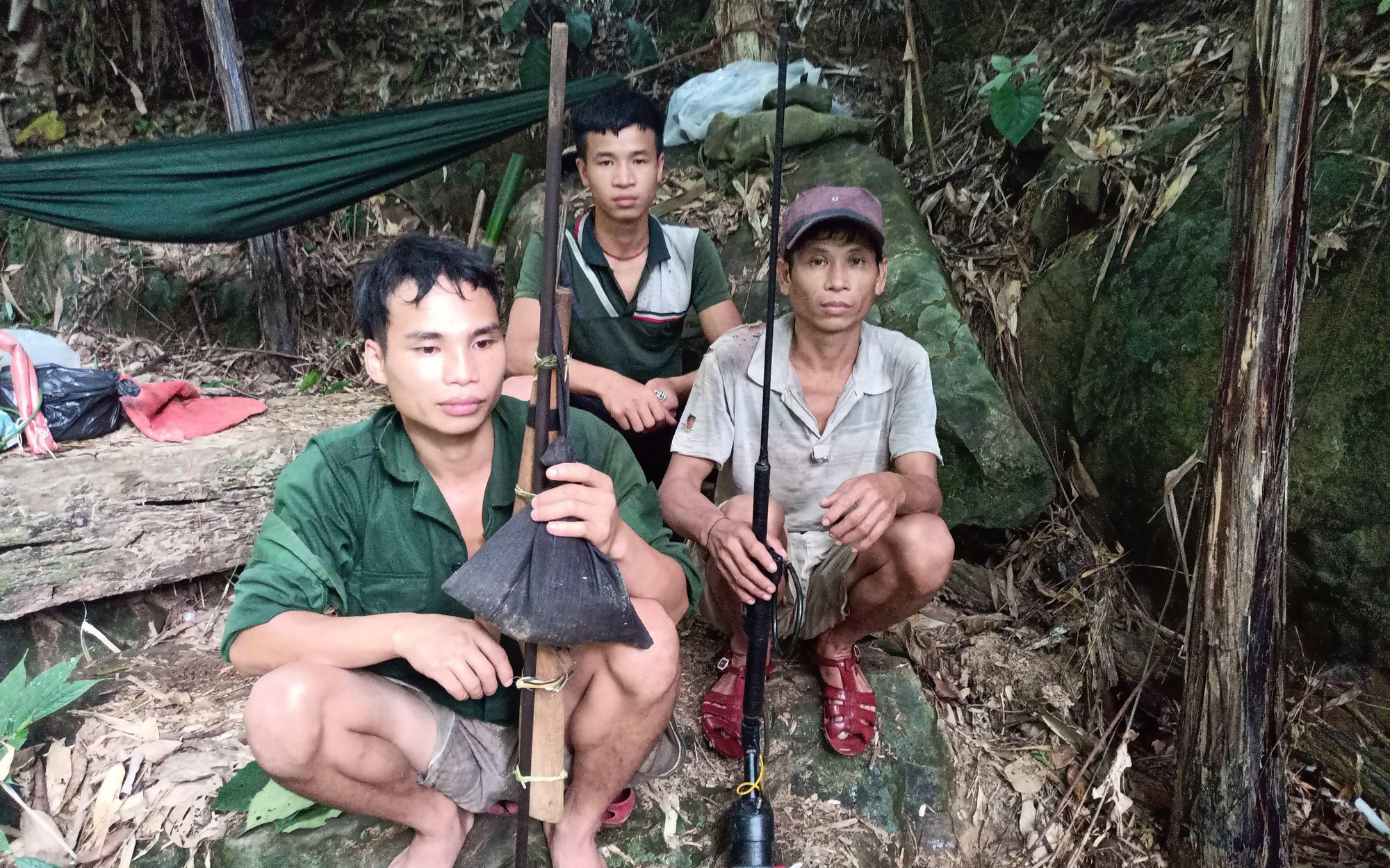 Video Ăn thú rừng, rưng rưng người khóc (Kỳ cuối): Theo chân biệt đội giải cứu thú rừng