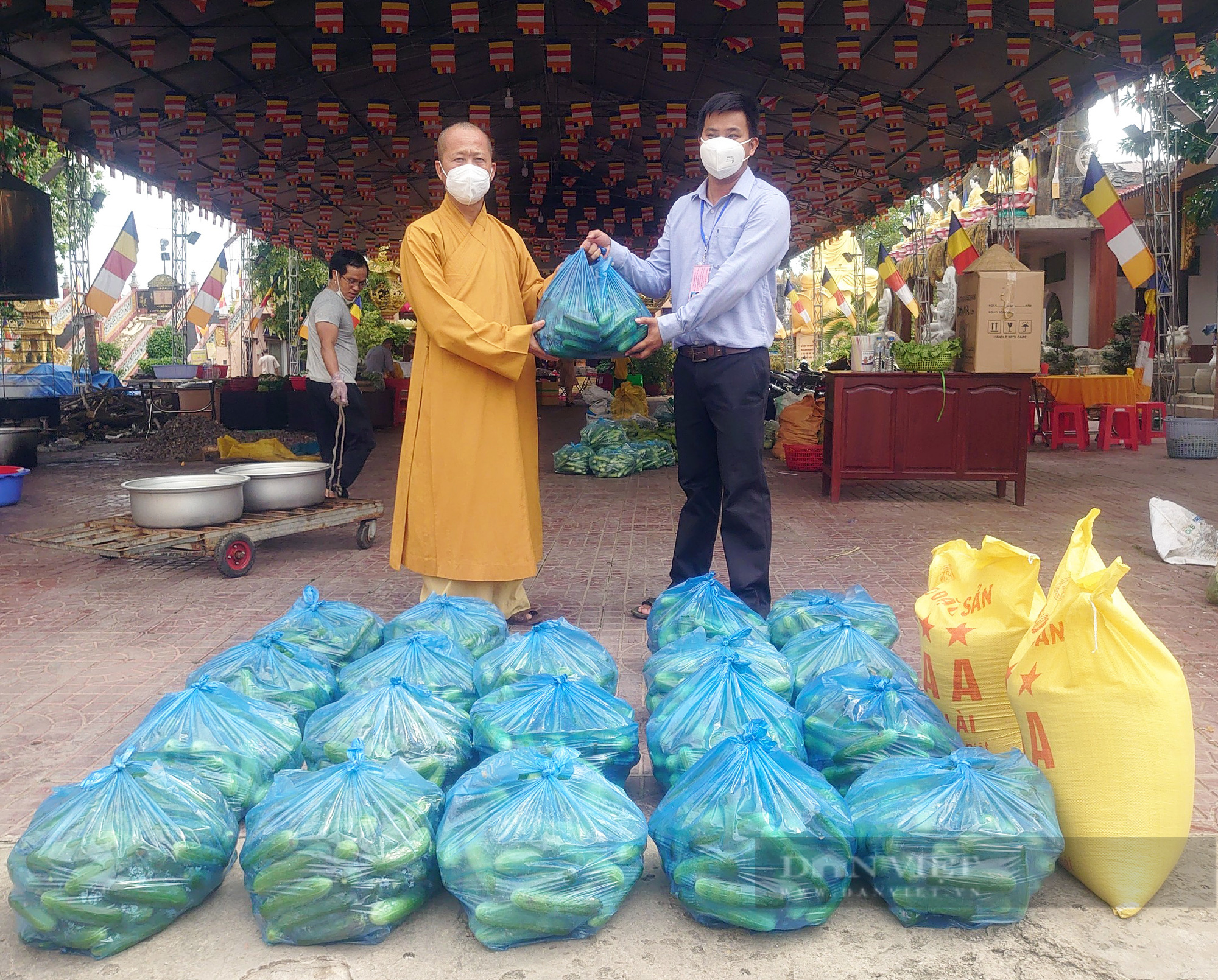 Sóc Trăng: Cán bộ Hội chung sức hỗ trợ nông dân, người khó khăn trong thời điểm dịch bệnh - Ảnh 4.