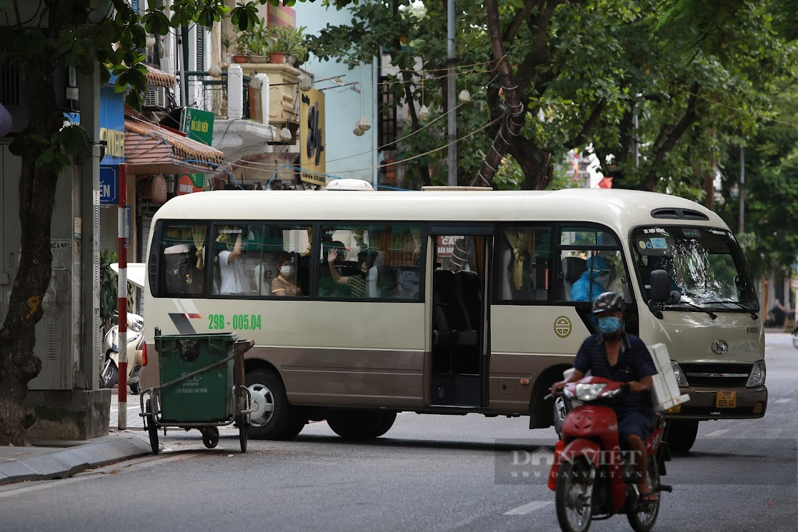 Hà Nội: Quận Đống Đa thành lập vùng cách ly y tế toàn bộ 2 phường Văn Chương, Văn Miếu  - Ảnh 3.