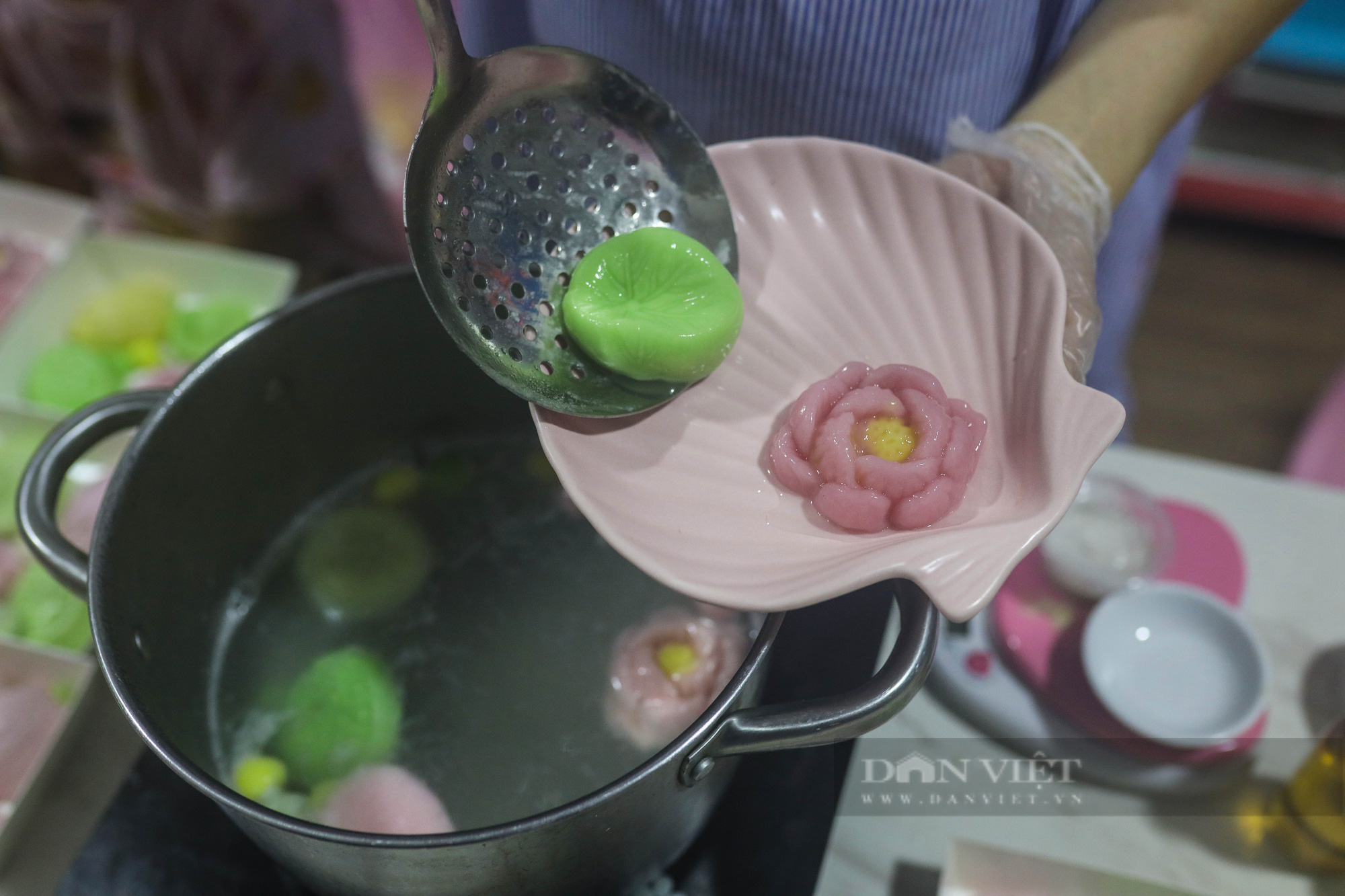 Kiếm chục triệu mỗi ngày dịp lễ Vu Lan nhờ việc làm bánh trôi hoa sen bán online - Ảnh 10.