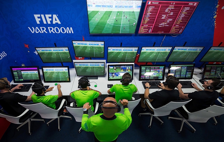 GV trọng tài FIFA Đoàn Phú Tấn: &quot;BĐVN chưa đủ điều kiện dùng VAR&quot; - Ảnh 3.