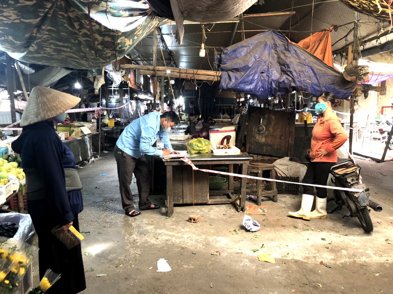 Nghệ An: Siết chặt công tác phòng dịch tại các chợ dân sinh - Ảnh 5.