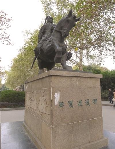 Chiến tướng dũng mãnh nhất của Tào Tháo dẫn 800 dũng sĩ đánh tan 10 vạn đại quân Đông Ngô  - Ảnh 2.