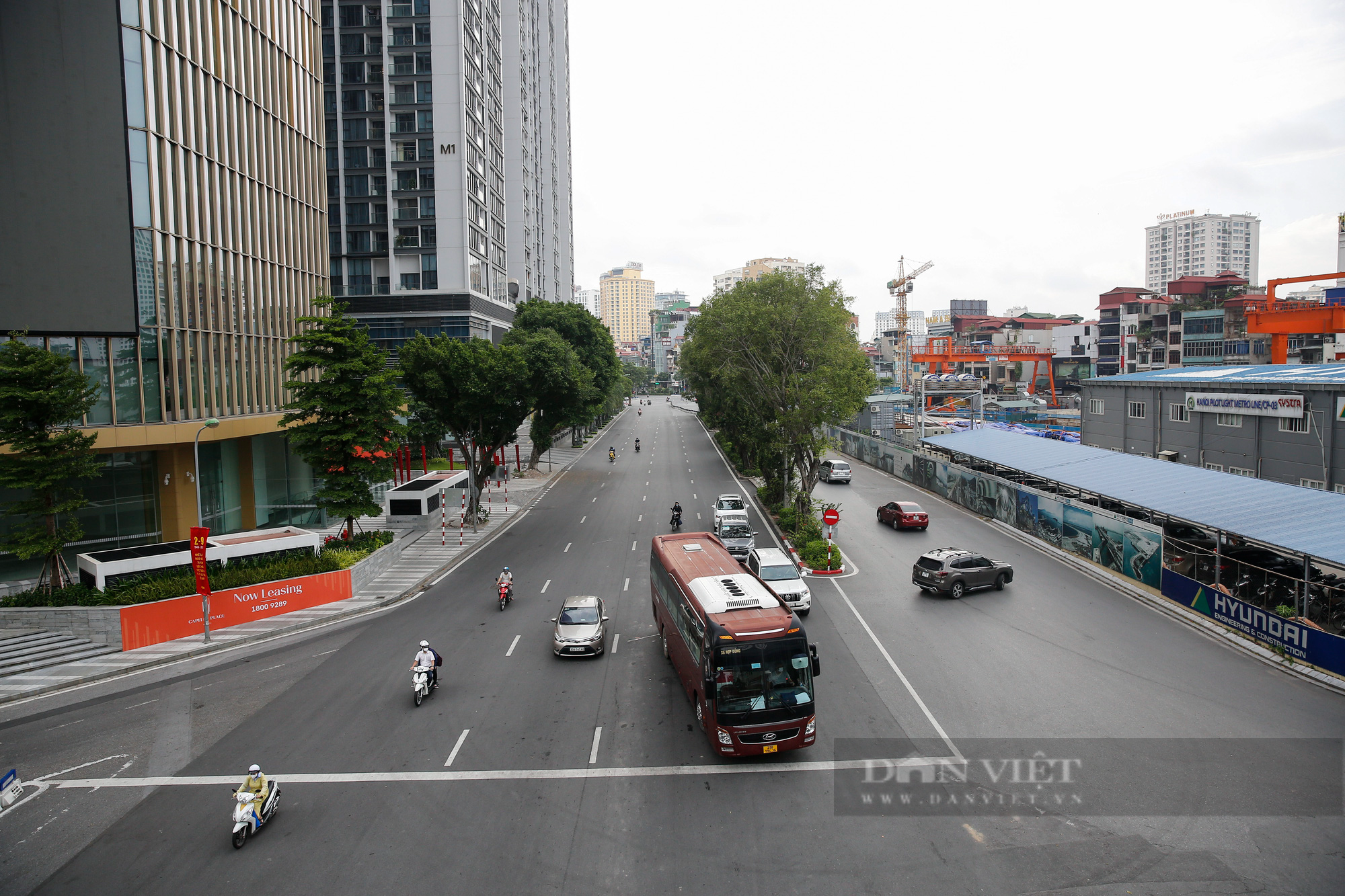 Giao thông Hà Nội &quot;giảm nhiệt&quot; trong ngày đầu tuần của đợt giãn cách xã hội lần 3 - Ảnh 5.