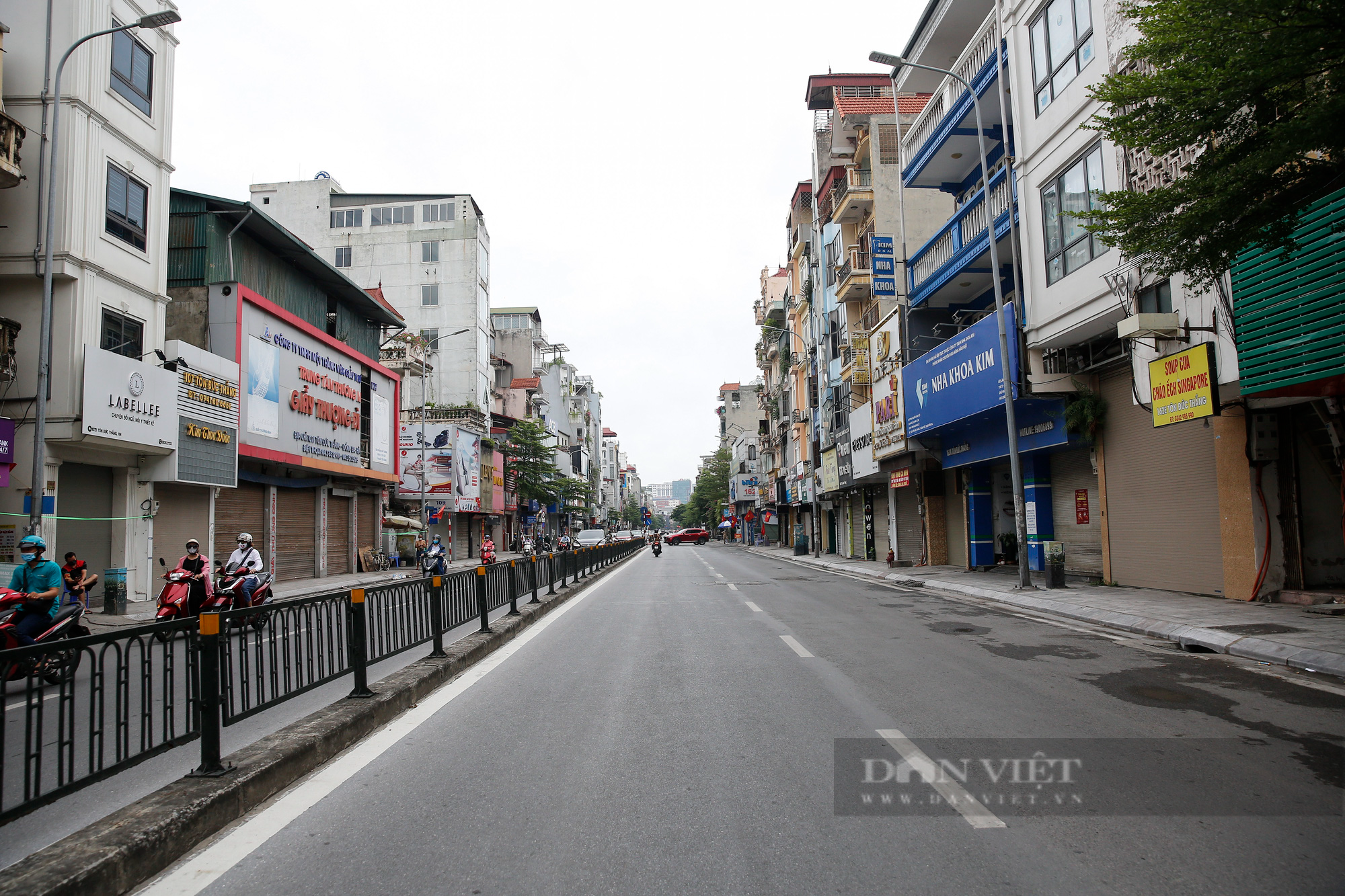 Giao thông Hà Nội &quot;giảm nhiệt&quot; trong ngày đầu tuần của đợt giãn cách xã hội lần 3 - Ảnh 7.