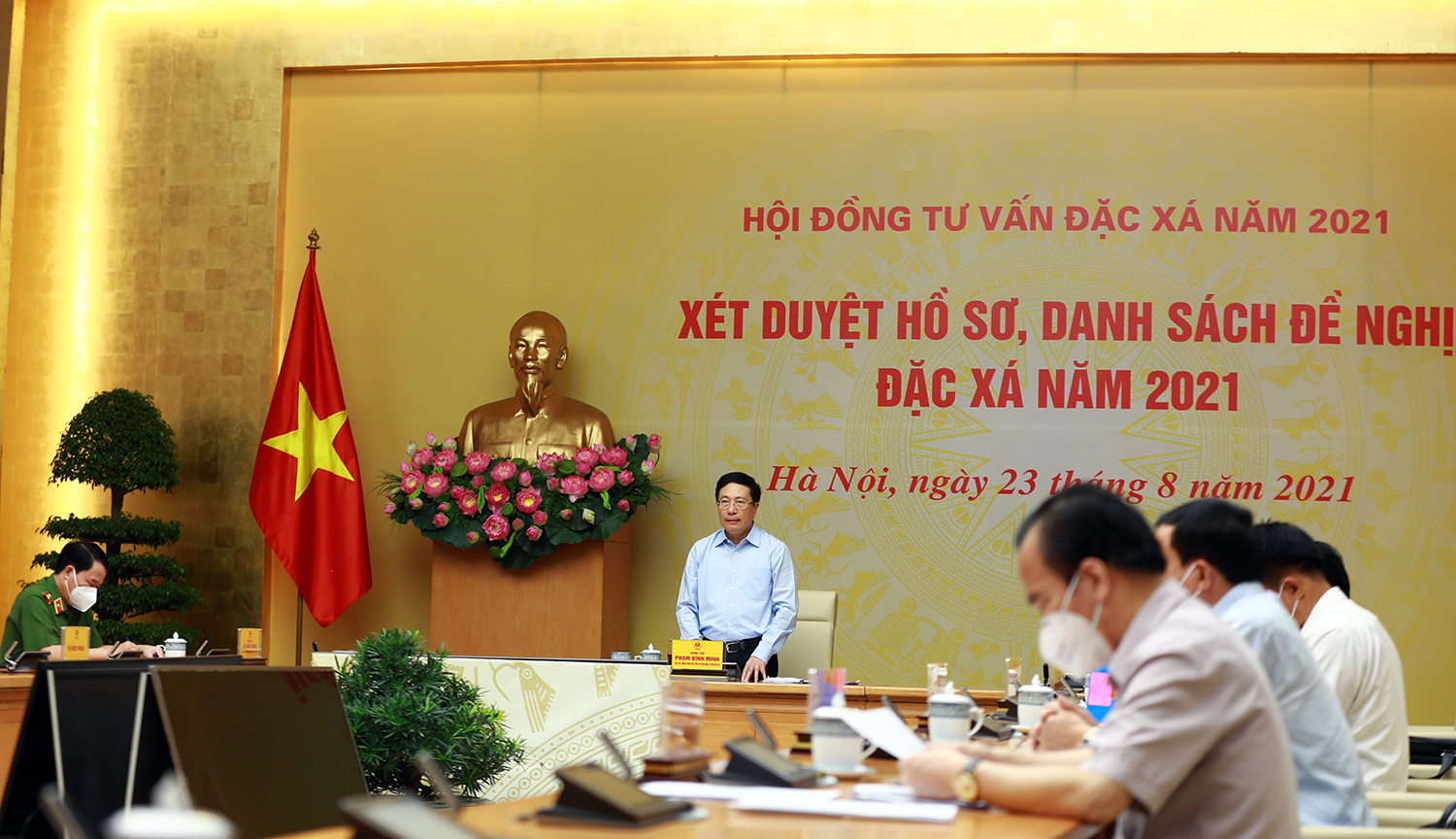 Phó Thủ tướng Phạm Bình Minh chủ trì cuộc họp xét duyệt hồ sơ đặc xá năm 2021 - Ảnh 1.
