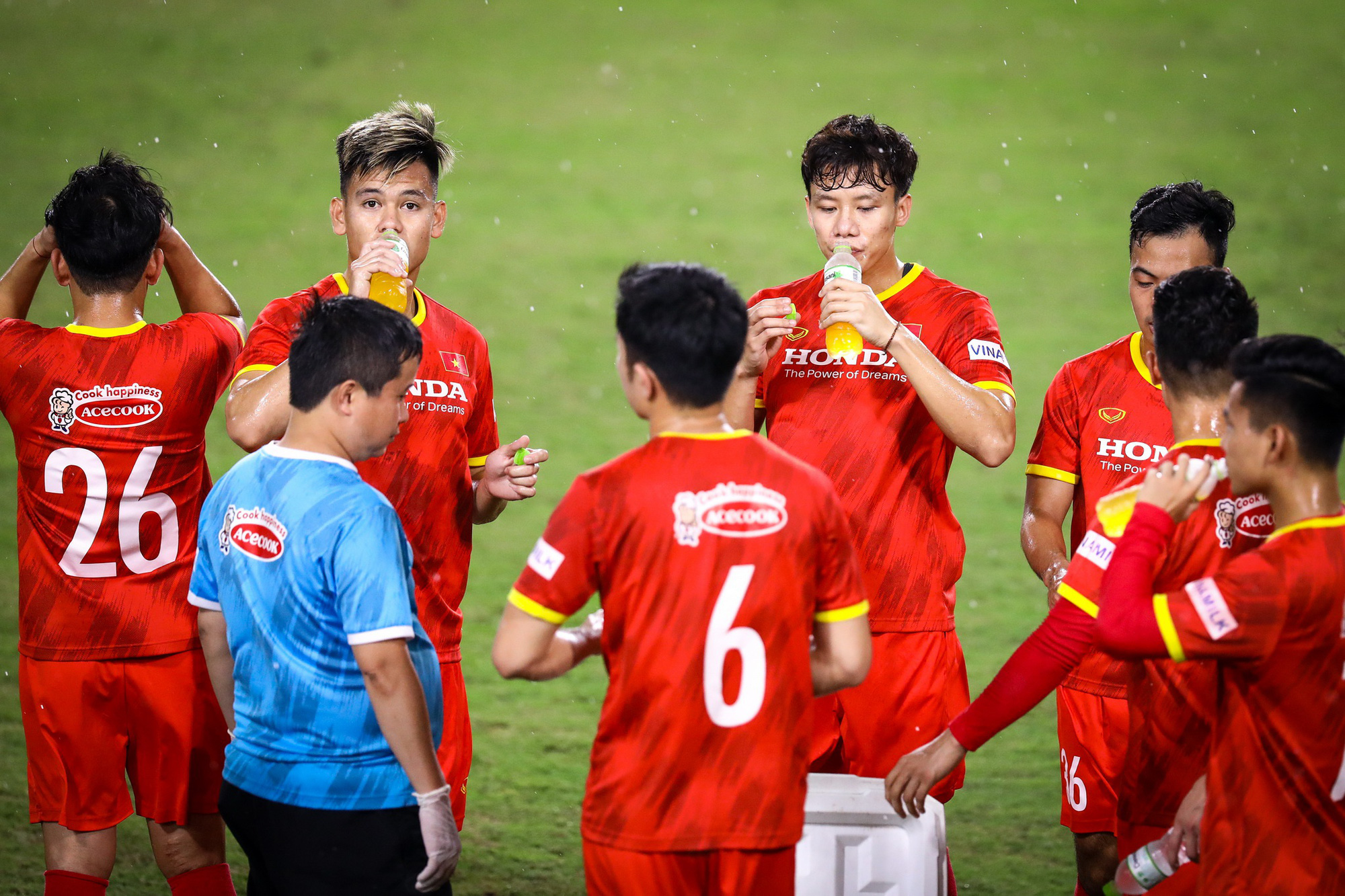 Hủy V.League 2021 tác động thế nào tới ĐT Việt Nam? - Ảnh 1.