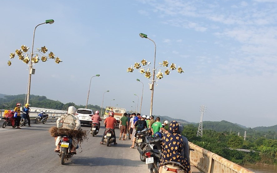 Đau lòng lá thư tuyệt mệnh của người phụ nữ để lại trên cầu