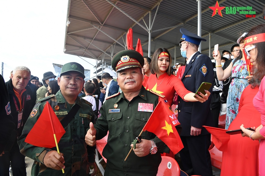 Kíp xe số 1 của Đội tuyển Xe tăng QĐND Việt Nam thi đấu xuất sắc - Ảnh 5.
