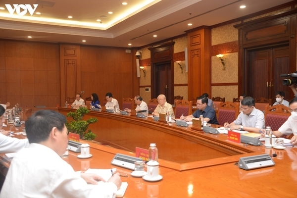 Ảnh: Tổng Bí thư Nguyễn Phú Trọng chủ trì cuộc họp lãnh đạo chủ chốt về phòng, chống Covid-19 - Ảnh 3.