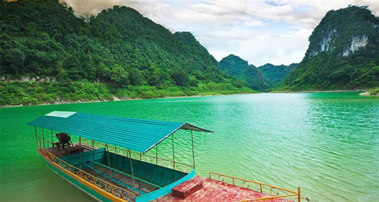 Địa điểm du lịch: Hồ Thang Hen hiện tượng thiên nhiên kỳ bí có một không hai, khoa học chưa giải thích - Ảnh 3.