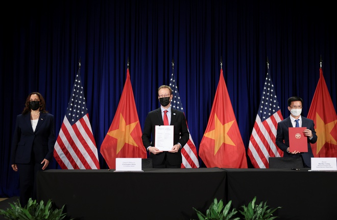Một ngày bận rộn của Phó tổng thống Mỹ tại Việt Nam - Ảnh 10.
