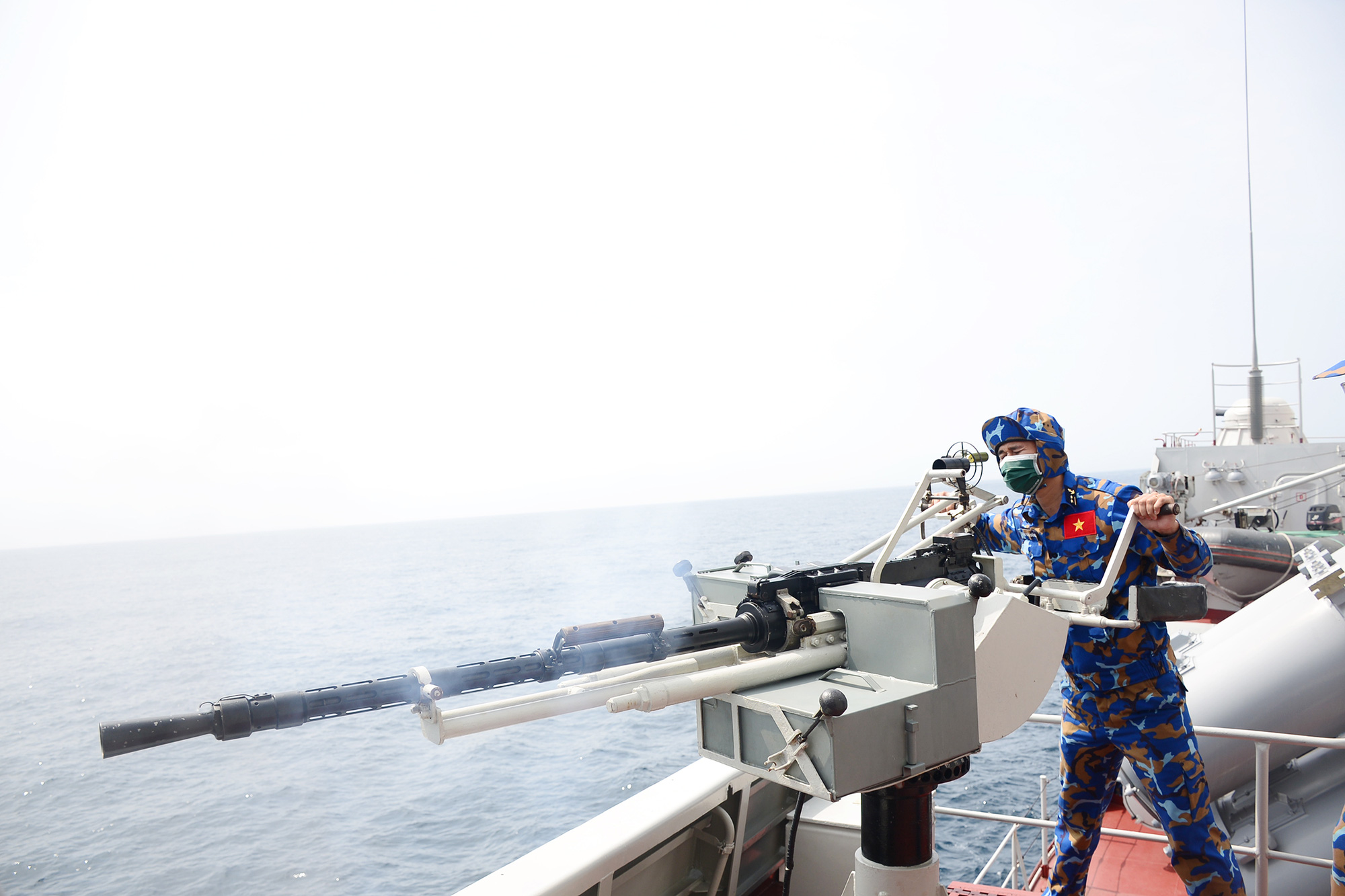 Tàu Hải quân Quang Trung ra khơi, bắn hạ mục tiêu tại Army Games 2021 - Ảnh 6.
