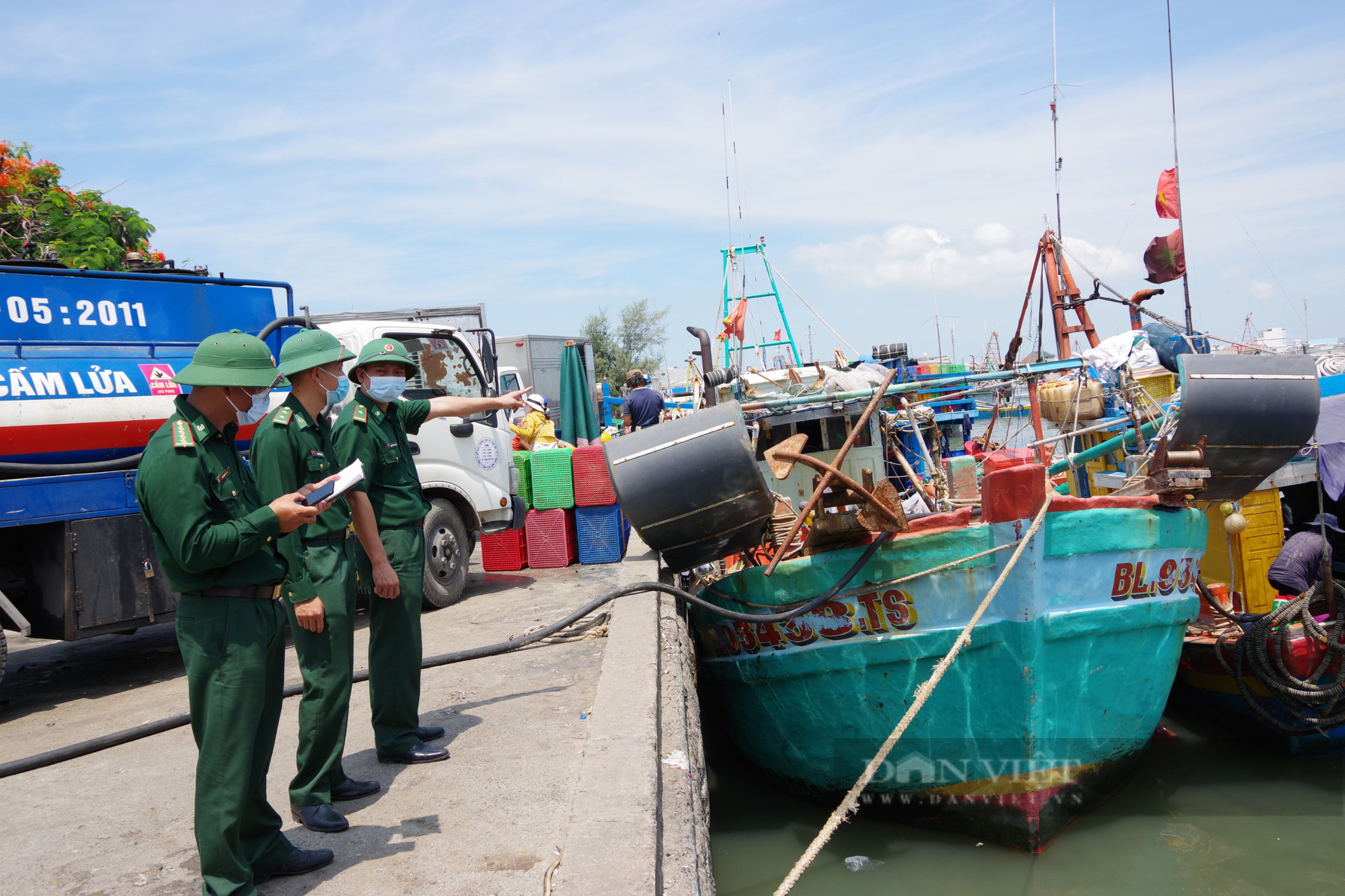 Bà Rịa – Vũng Tàu tạm ngưng cho tàu rời bến đi đánh bắt cá - Ảnh 2.