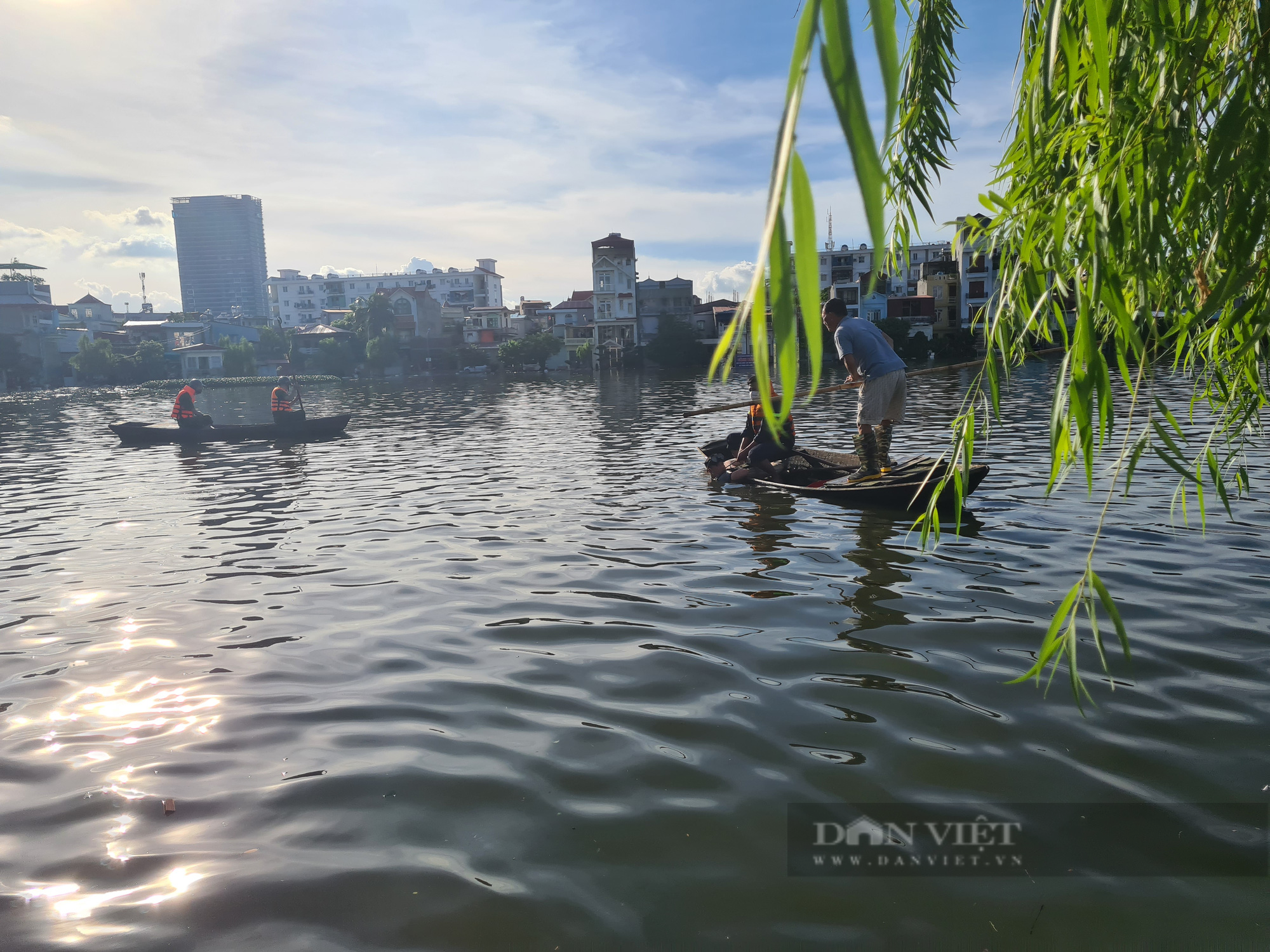 Hải Phòng: Đang tìm hai bé gái đuối nước ở hồ Thiên Nga - Ảnh 3.