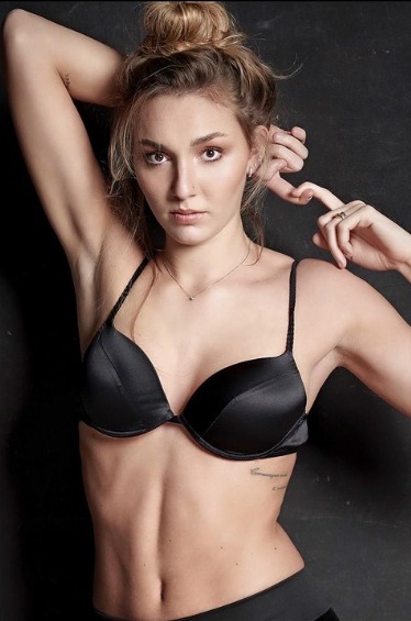 Mỹ nhân bóng chuyền Elena Pietrini 1m90: Vòng 1 nở nang, thích diện bikini - Ảnh 6.