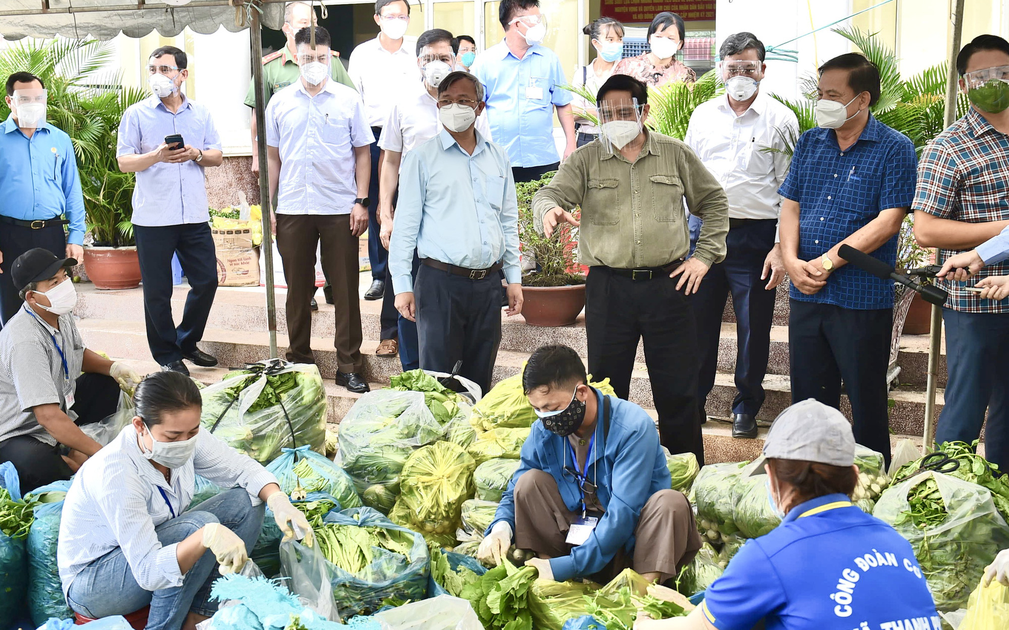 Thủ tướng Phạm Minh Chính: Lấy nhân dân làm trung tâm để chung tay chống dịch