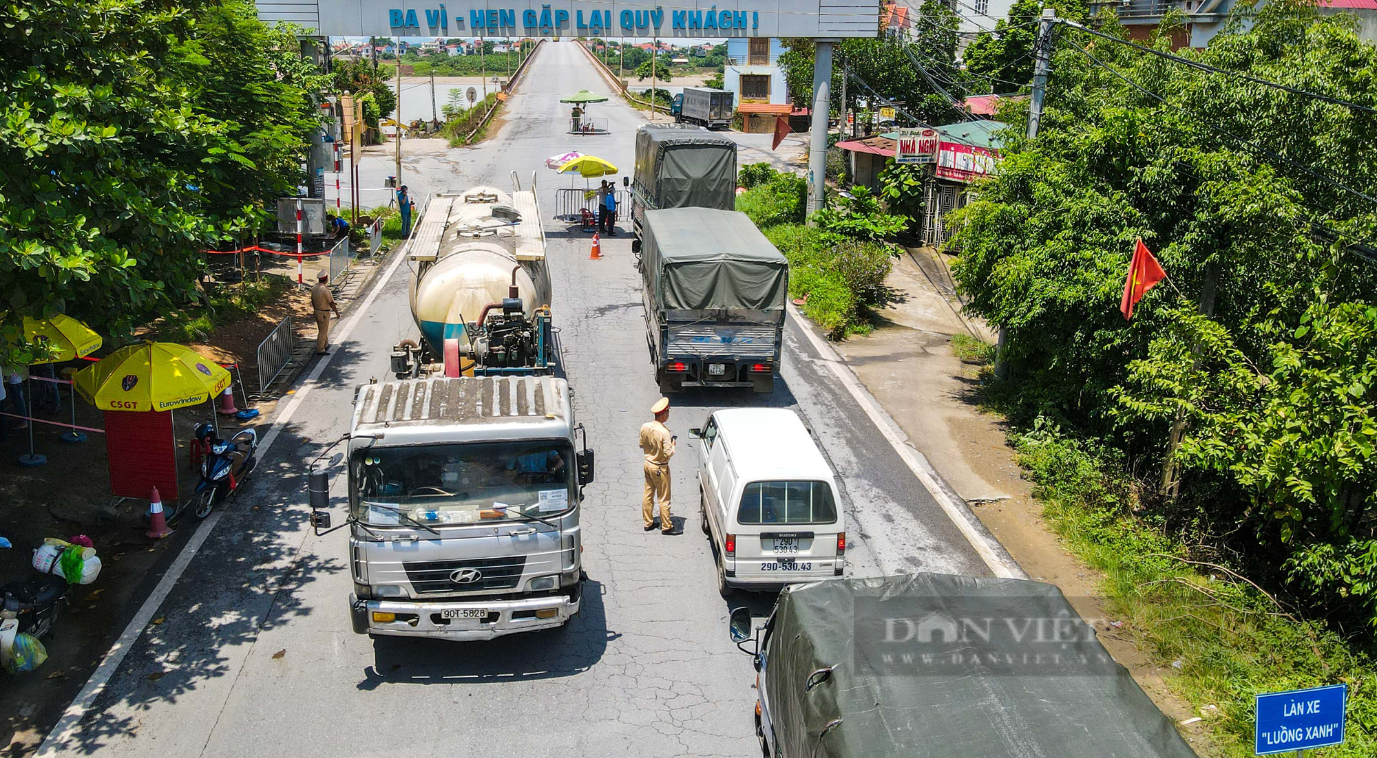 Kiểm soát chặt chẽ xe cứu thương, xe cộng vụ và xe luồng xanh vào Thành phố - Ảnh 1.