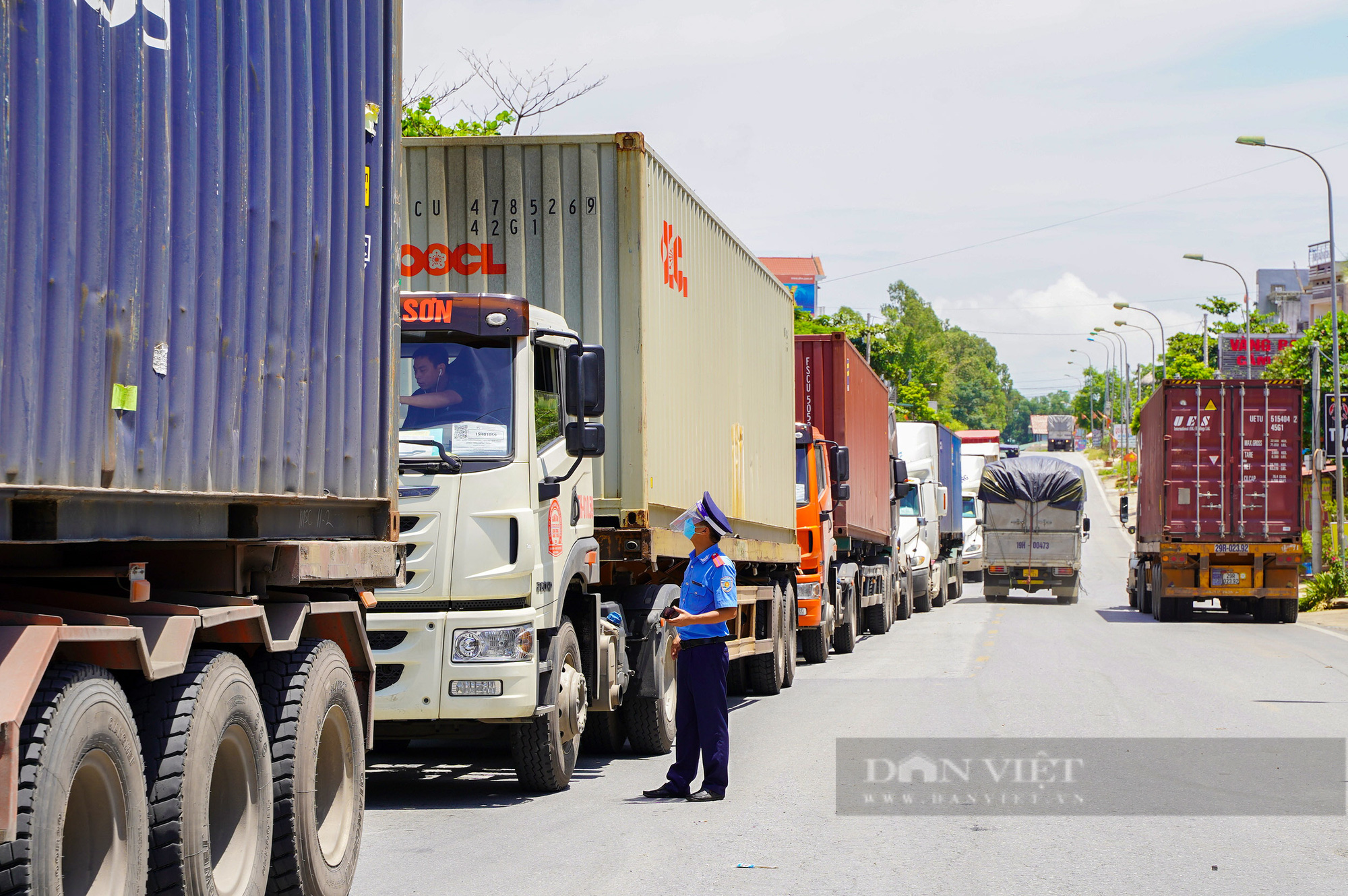 Kiểm soát chặt chẽ xe cứu thương, xe cộng vụ và xe luồng xanh vào Thành phố - Ảnh 8.