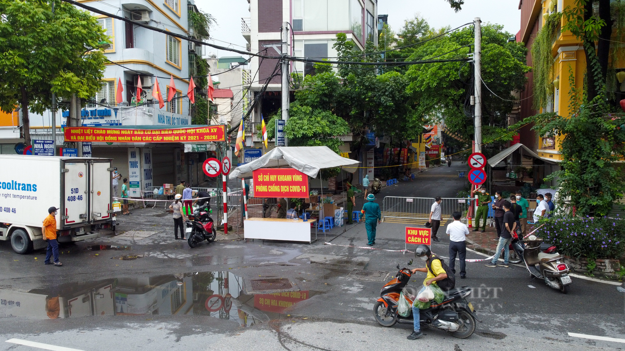 Hà Nội: Bên trong vùng cách ly y tế diện rộng ở phường Giáp Bát  - Ảnh 2.