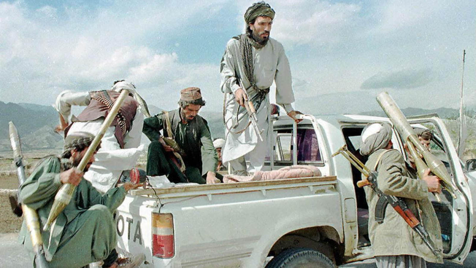 Vì sao Taliban “chuộng” xe Toyota? - Ảnh 3.