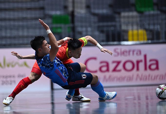 Chạy đà cho World Cup, ĐT futsal Việt Nam suýt đánh bại Nhật Bản - Ảnh 3.