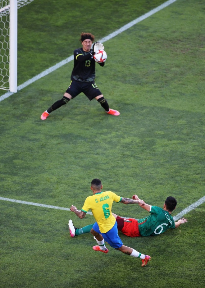 Ảnh: Dani Alves cùng Olympic Brazil tiến thẳng vào chung kết sau loạt luân lưu  - Ảnh 3.