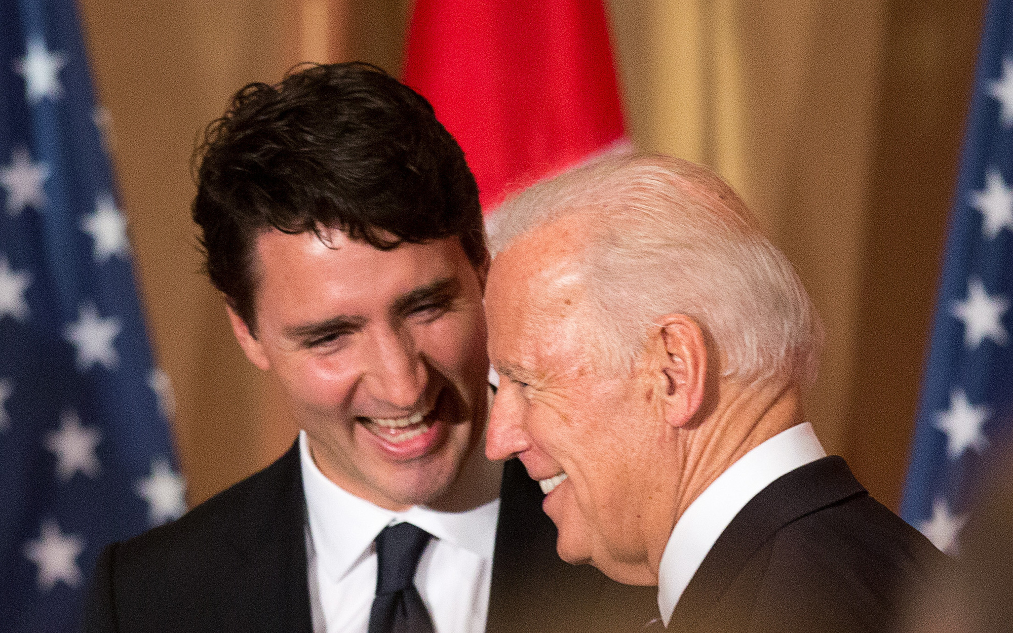 Vụ cá cược giữa Tổng thống Mỹ và Thủ tướng Canada: Bất ngờ món quà nhận được