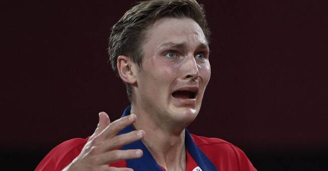Hạ bệ Trung Quốc, đoạt HCV Olympic 2020, tay vợt Đan Mạch khóc nức nở - Ảnh 7.