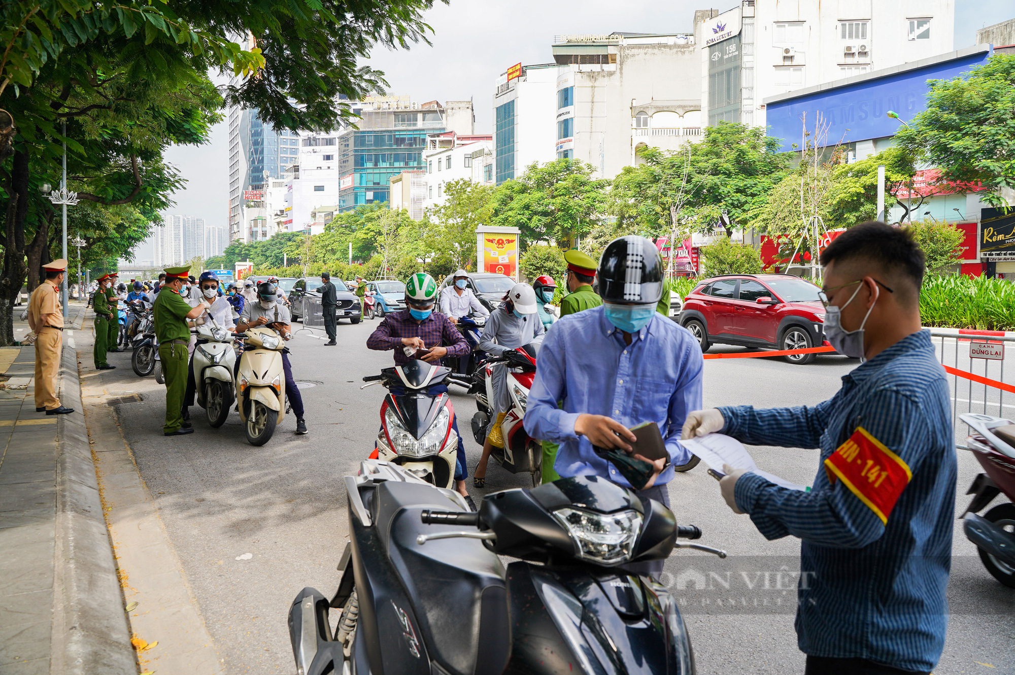 Lập &quot;thiên la địa võng&quot; tóm gọn người dân quay đầu né chốt kiểm dịch - Ảnh 8.