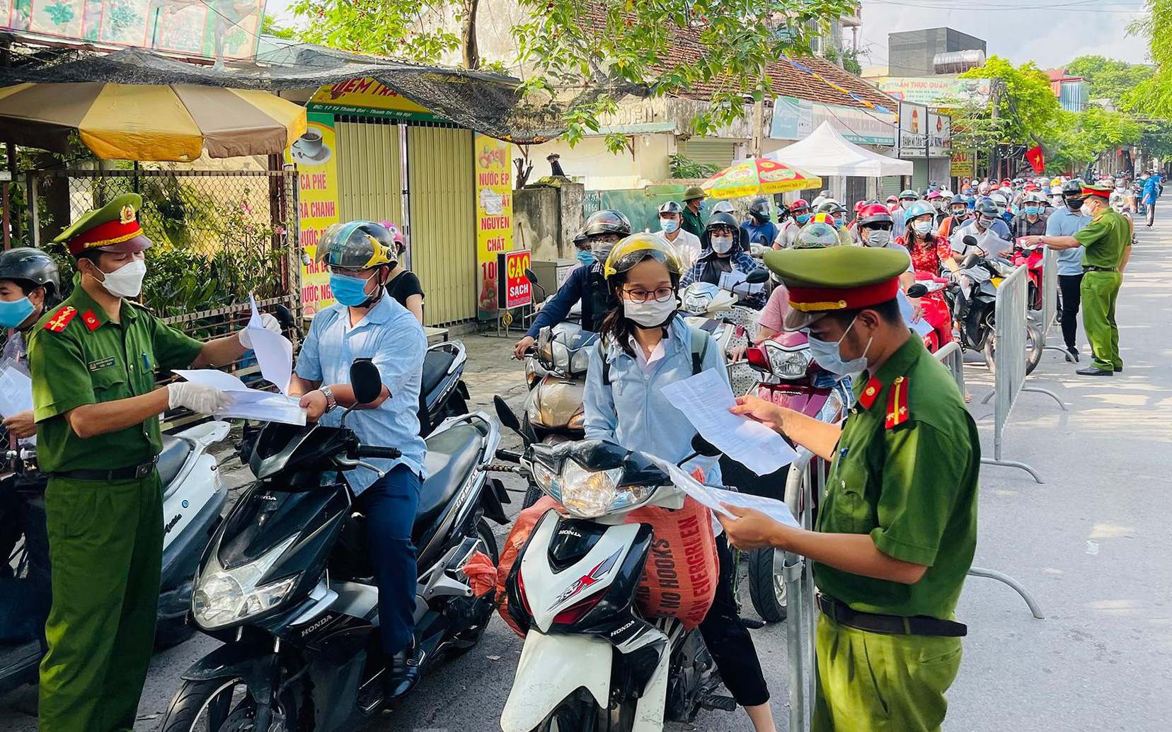 Hà Nội: Thông tin chính thức vụ "huyện Thanh Trì yêu cầu kiểm tra lịch làm việc" của người dân