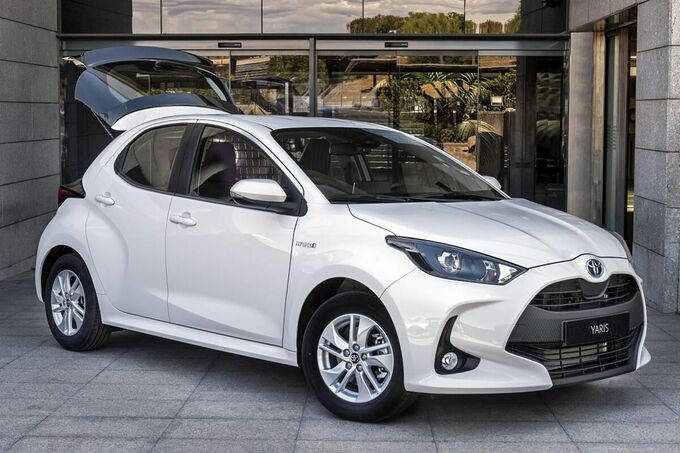 Toyota Yaris ECOVan sẽ &quot;trình làng&quot; với 2 phiên bản - Ảnh 2.