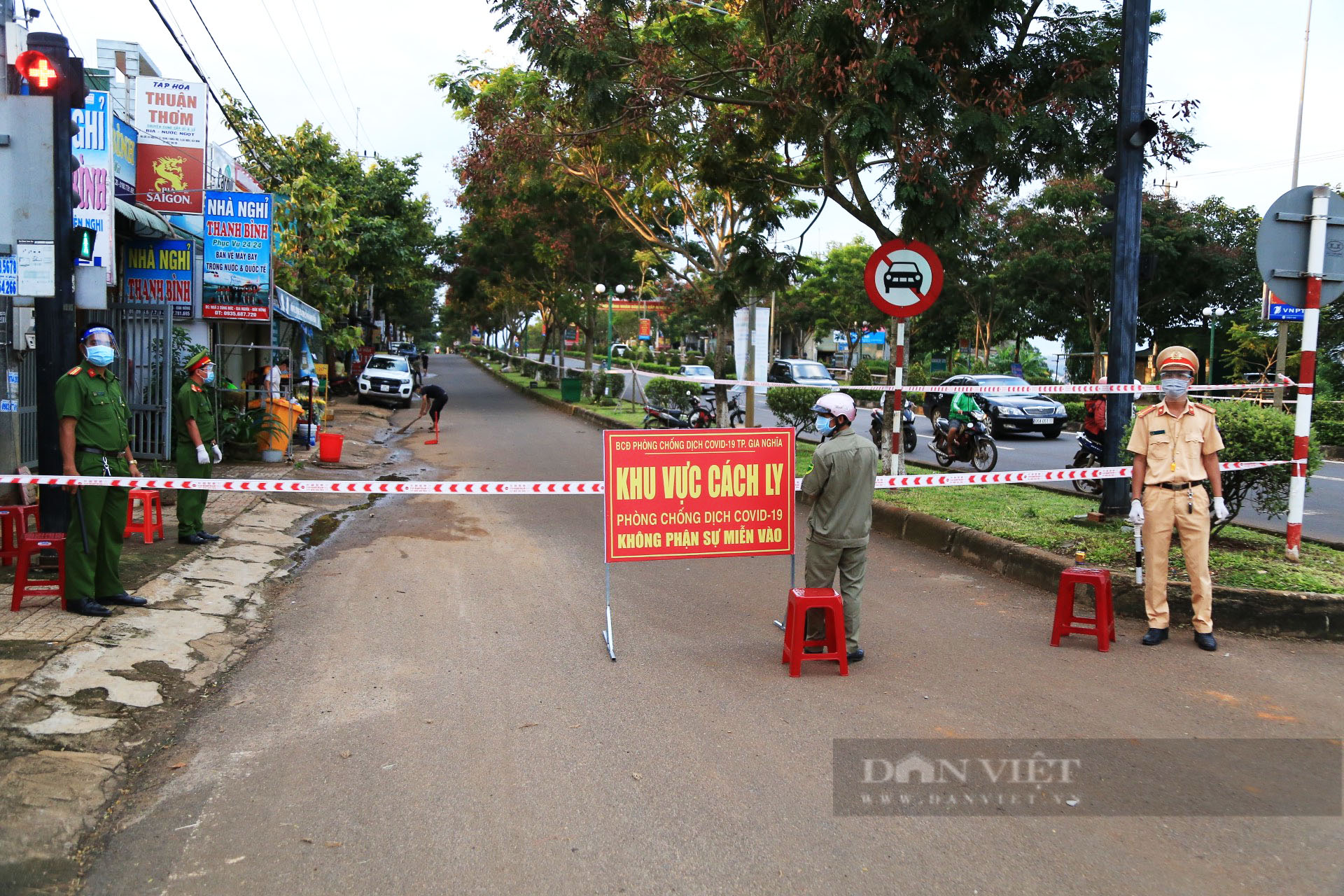 Đắk Nông: Tạm đình chỉ chức vụ Trưởng Trạm Y tế sai phạm trong công tác phòng chống dịch Covid-19 - Ảnh 2.