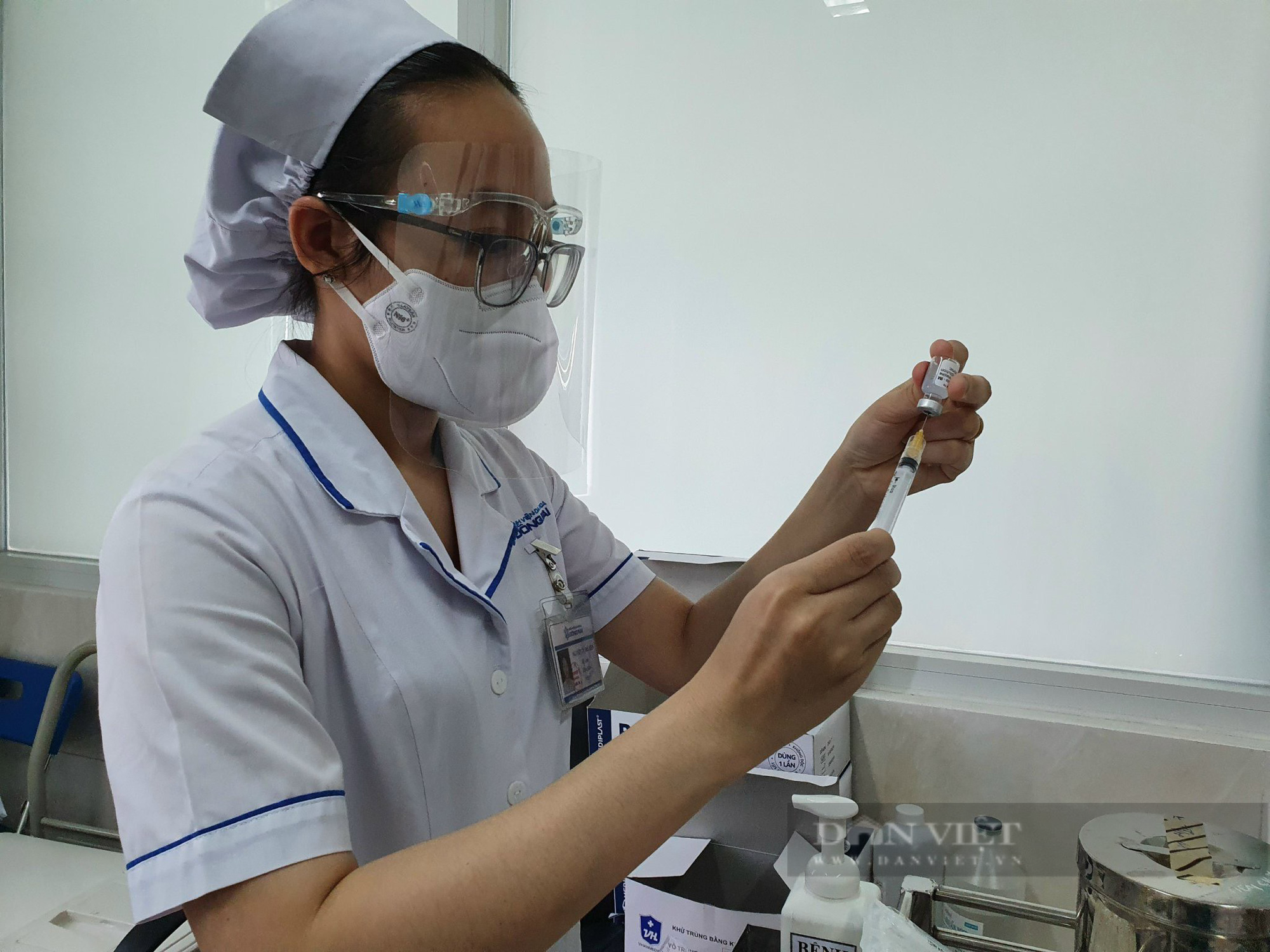 Đồng Nai 70% doanh nghiệp đăng ký 3 tại chỗ, phân bổ trên 140.000 liều vaccine để tiêm chủng cho công nhân - Ảnh 2.