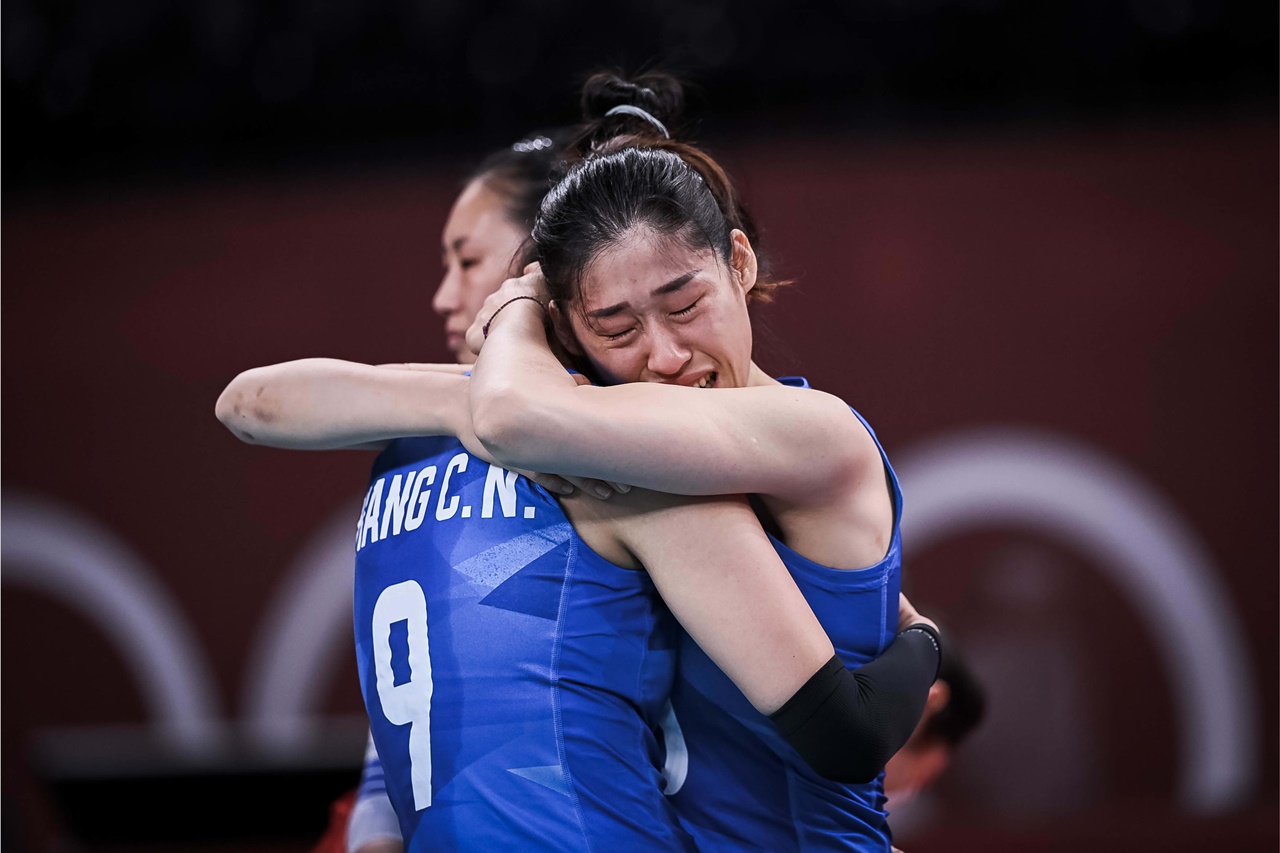 ĐT bóng chuyền nữ Trung Quốc thảm bại tại Olympic 2020, HLV bị &quot;trảm&quot;? - Ảnh 2.