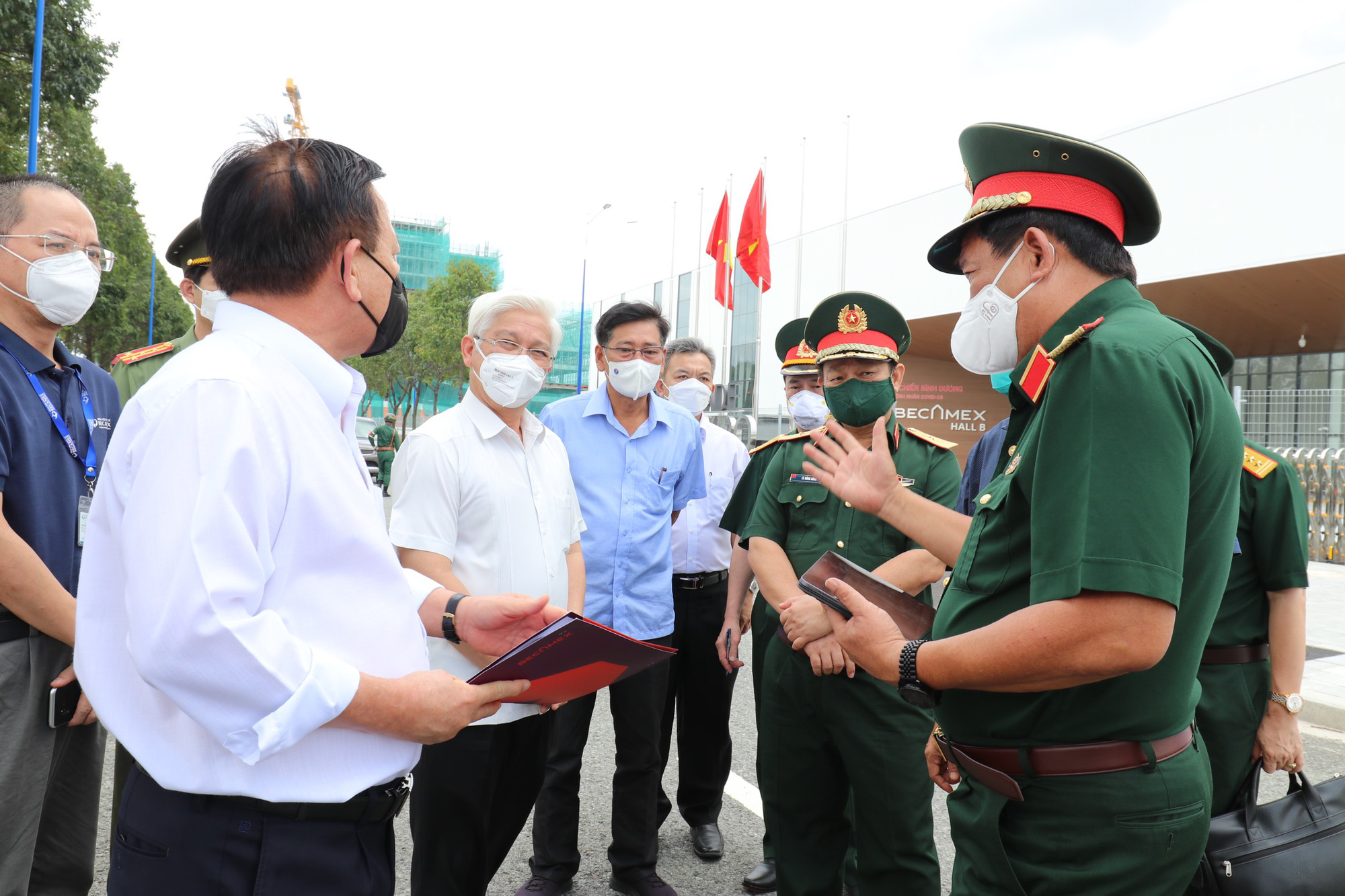 Phó Thủ tướng Vũ Đức Đam: Bình Dương cố gắng đến 15/8 cơ bản khoanh vùng được dịch - Ảnh 2.