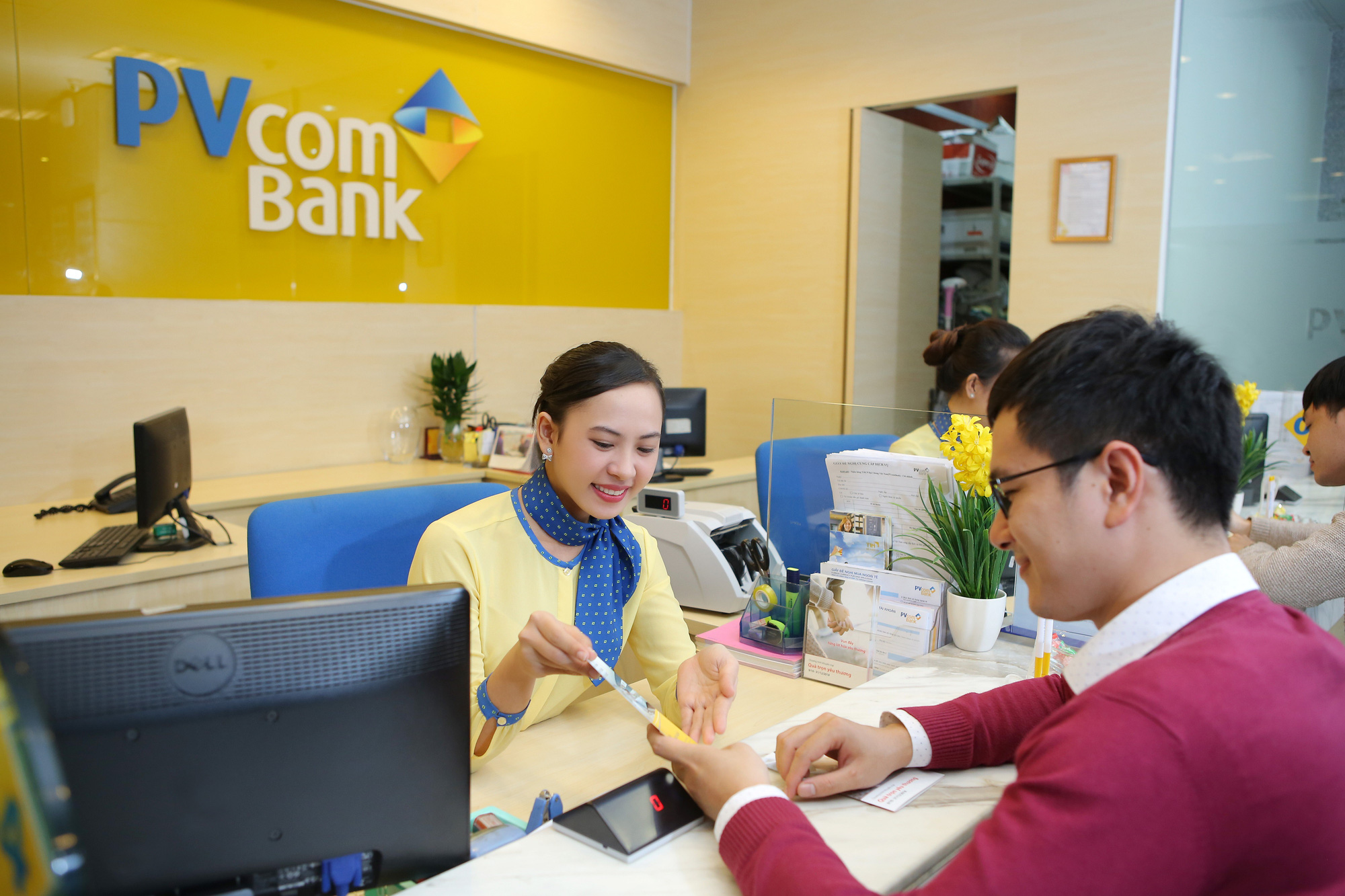 Cách ly vì thuộc diện F0, một khách hàng của PVcomBank tất toán sổ tiết kiệm cách nào? - Ảnh 1.