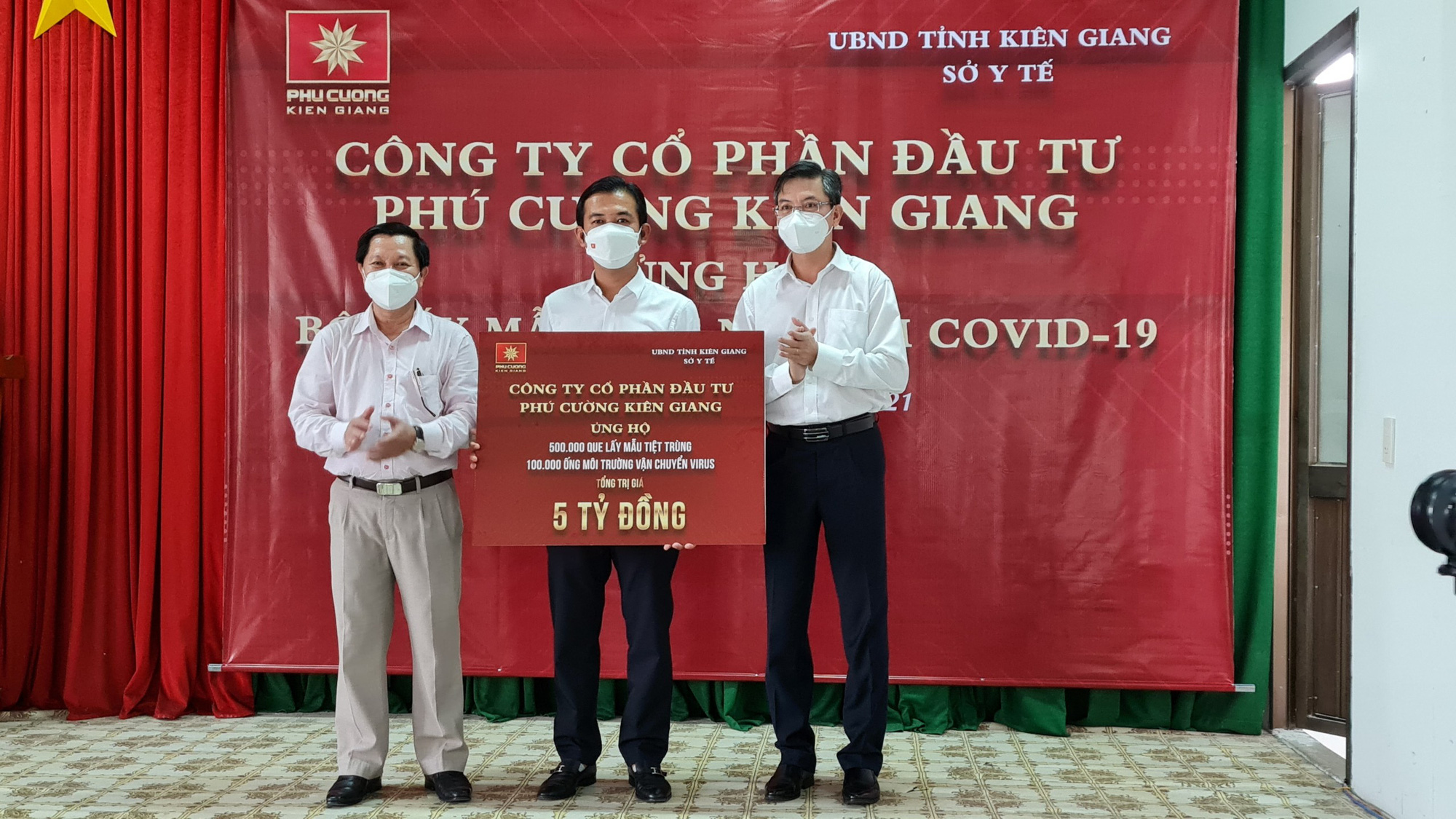 Kiên Giang: Tiếp nhận hỗ trợ trang thiết bị y tế phòng chống dịch hơn 18 tỷ đồng - Ảnh 1.