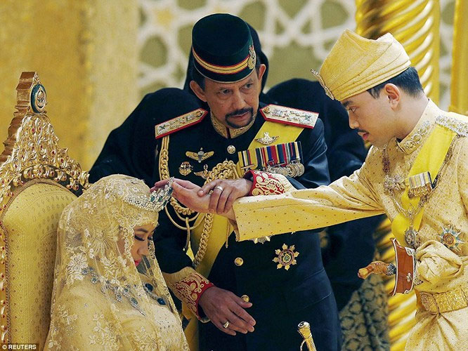 6 vị vua trị vì lâu nhất trên thế giới: Người số 1 đến từ Thái Lan - Ảnh 3.