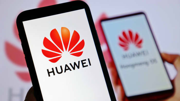 &quot;Ngấm đòn&quot; lệnh cấm vận từ thời Trump, Huawei báo cáo doanh thu tụt hơn 30% - Ảnh 1.