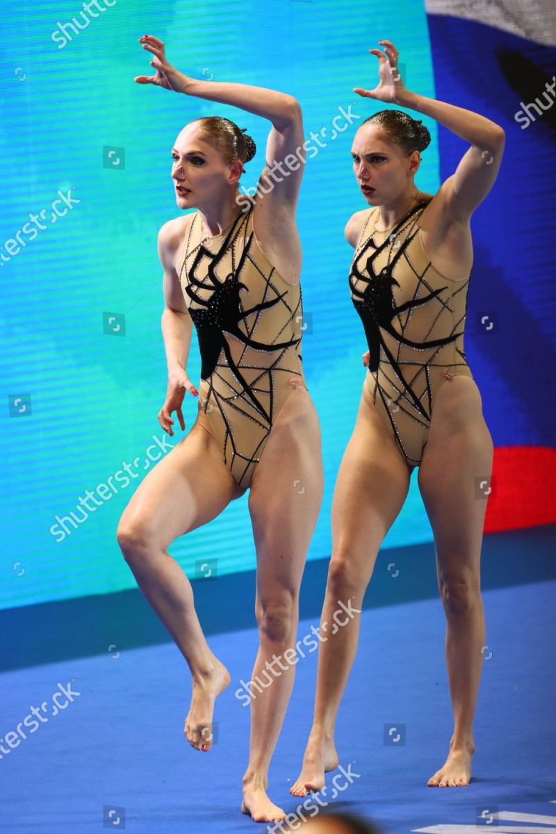 Mặc bikini trong suốt, 2 &quot;người nhện nữ&quot; đoạt HCV Olympic 2020 - Ảnh 2.