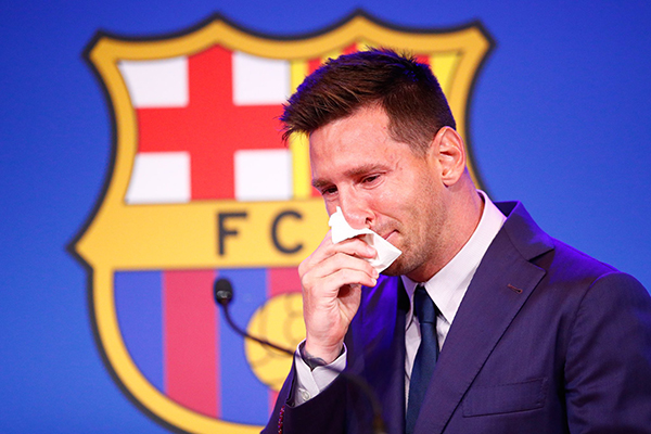Messi đẫm nước mắt: &quot;Không có khả năng nào để tôi ở lại Barcelona&quot; - Ảnh 1.
