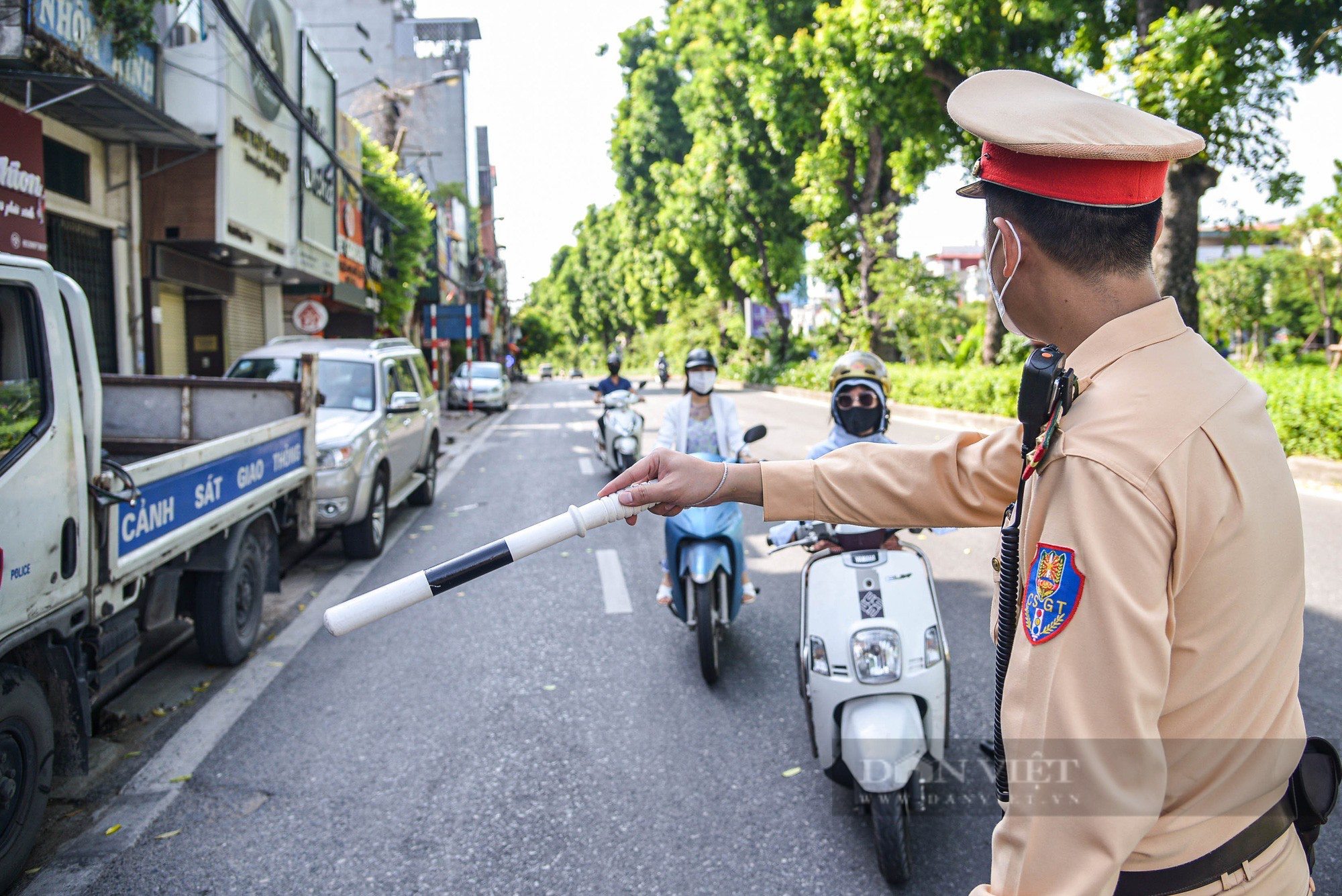 CSGT tuần tra xử lý người vi phạm giao thông, ra đường không lý do trong thời gian giãn cách - Ảnh 10.