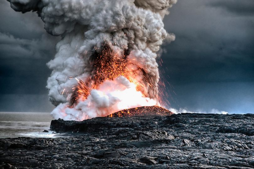 Các nhà khoa học cảnh báo về 'Siêu núi lửa' có khả năng phun trào bất cứ lúc nào  - Ảnh 1.