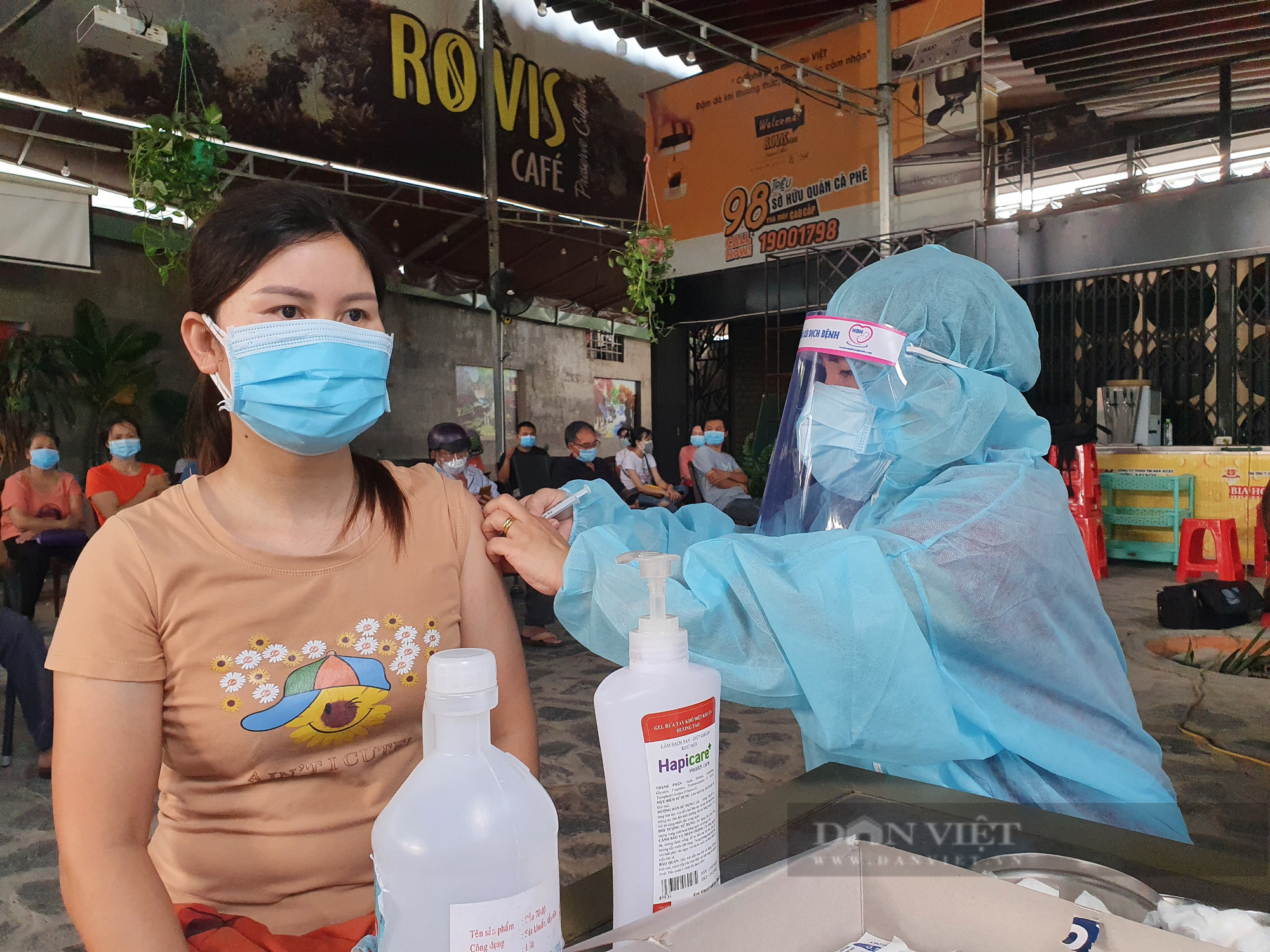 Ngày đầu gần 11.000 người dân Đồng Nai được tiêm vaccine Vero Cell - Ảnh 2.