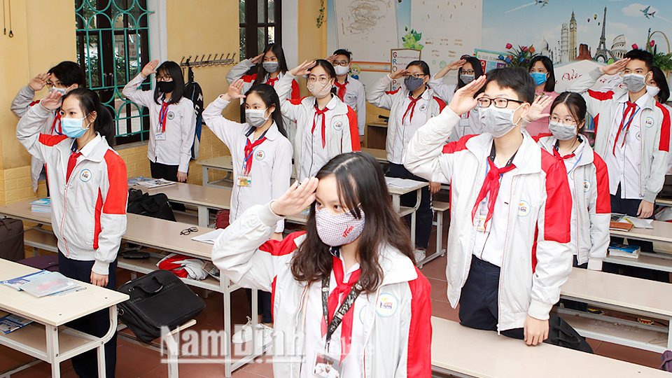 Nam Định: Một huyện hoãn tựu trường sát giờ G vì 10 giáo viên và người nhà dương tính SARS-CoV-2 - Ảnh 1.