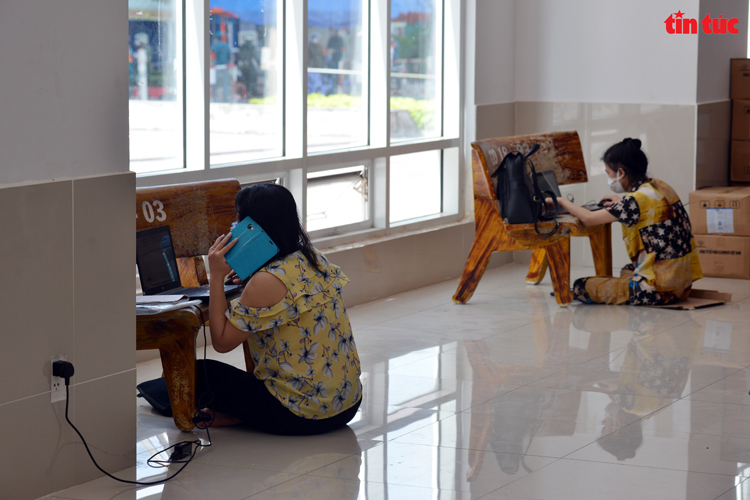 Lớp học online &quot;dã chiến&quot; ở TP.Hồ Chí Minh - Ảnh 5.