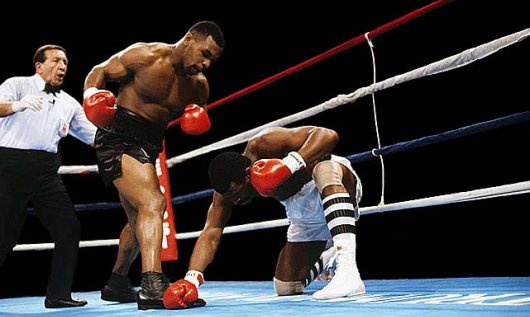 5 màn knock-out &quot;tàn khốc&quot; nhất của &quot;Tay đấm thép&quot; Mike Tyson - Ảnh 5.