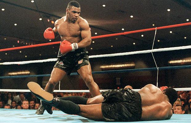 5 màn knock-out &quot;tàn khốc&quot; nhất của &quot;Tay đấm thép&quot; Mike Tyson - Ảnh 2.